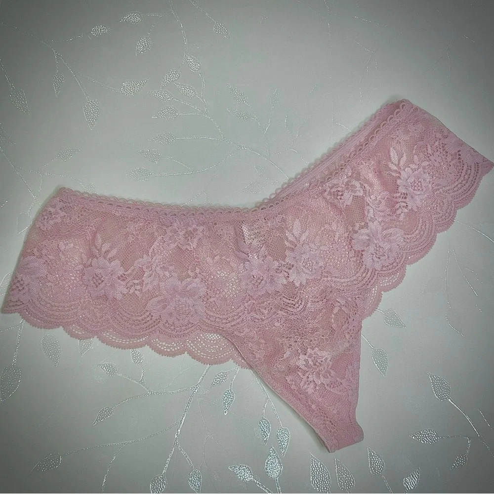 Victoria's Secret Dream Angels Wide Side Lace Thong